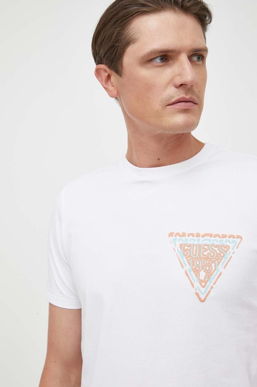 

Футболка Guess чоловічий колір білий з аплікацією