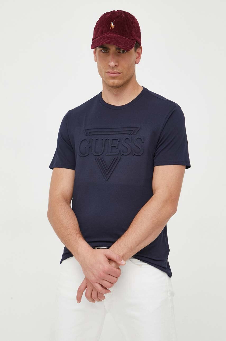 

Памучна тениска Guess в тъмносиньо с апликация, Тъмносин