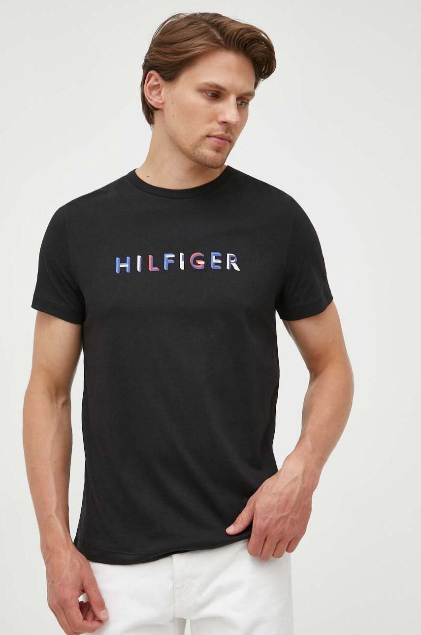 

Хлопковая футболка Tommy Hilfiger цвет чёрный с принтом