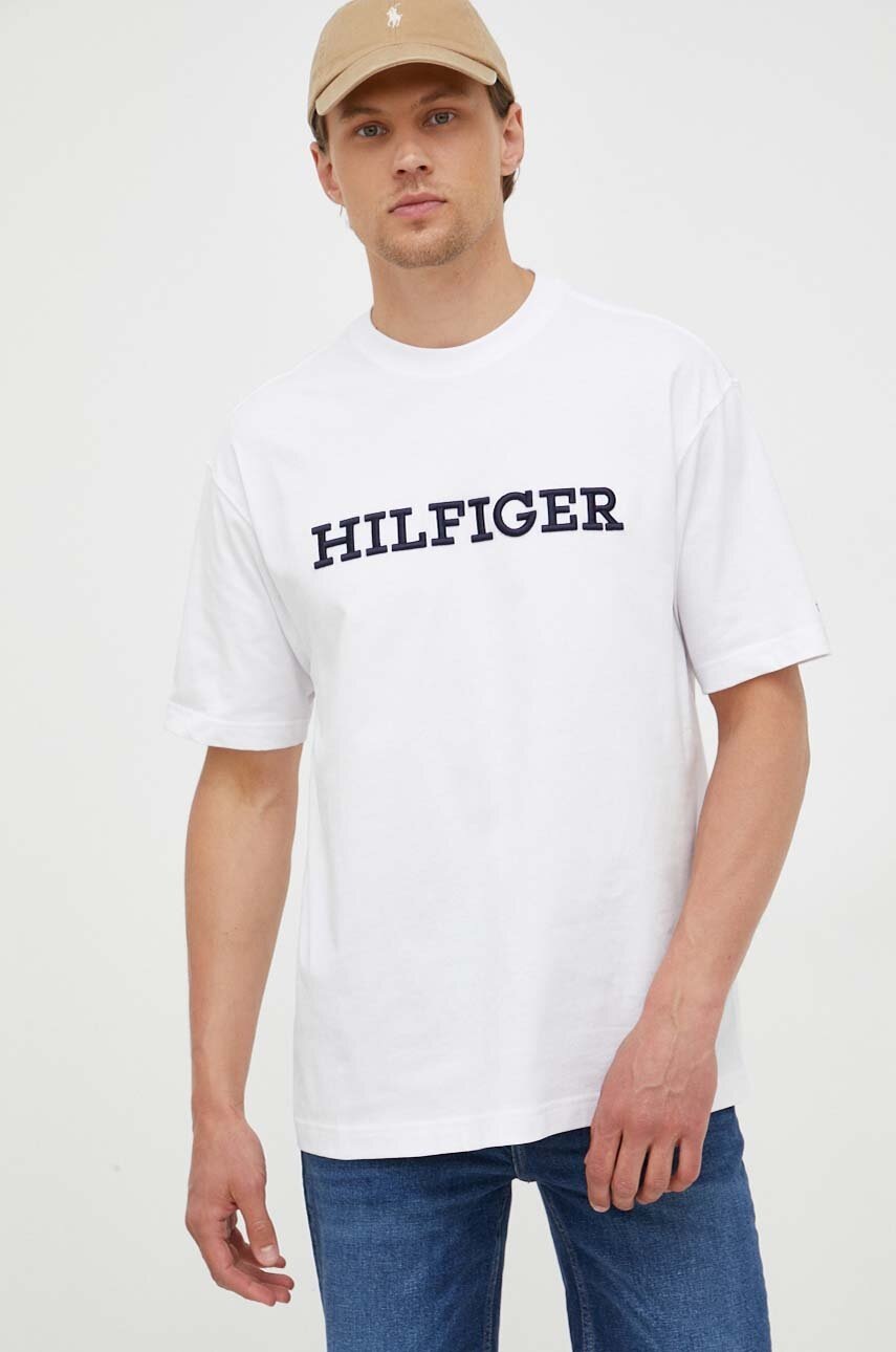 

Памучна тениска Tommy Hilfiger в бяло с апликация, Бял