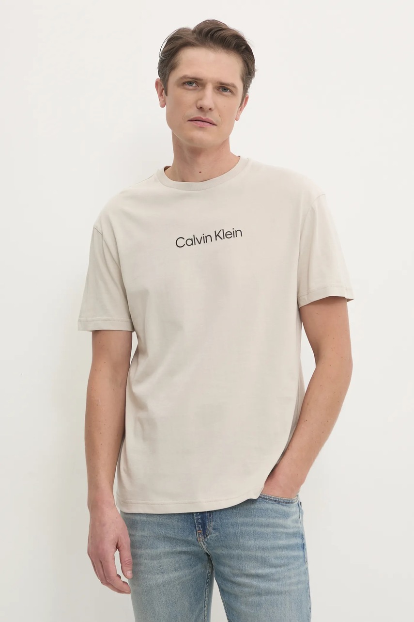 

Памучна тениска Calvin Klein в бежово с десен K10K111346, Бежов