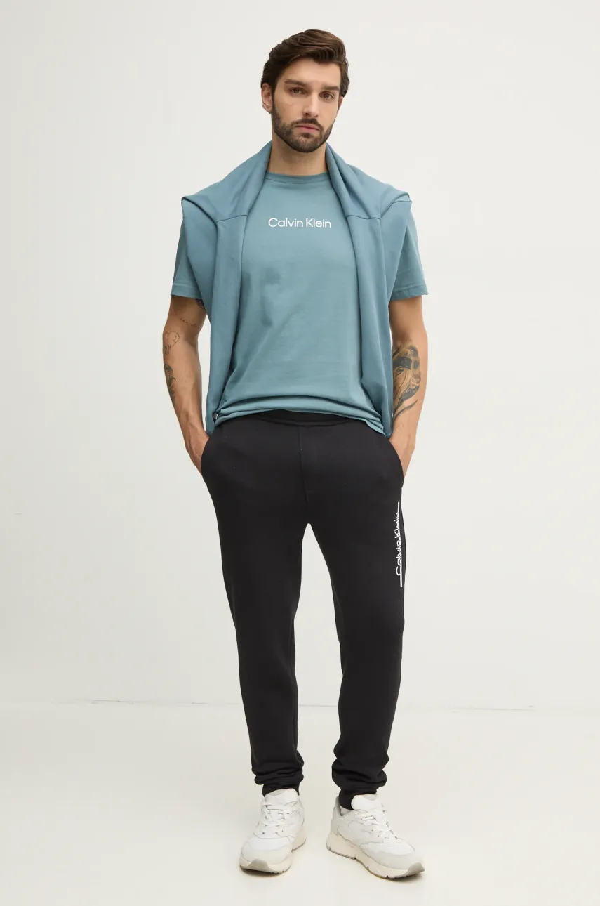Хлопковая футболка Calvin Klein мужская цвет бежевый узорная K10K111346 Хлопковая футболка Calvin Klein мужская цвет бежевый узорная K10K111346