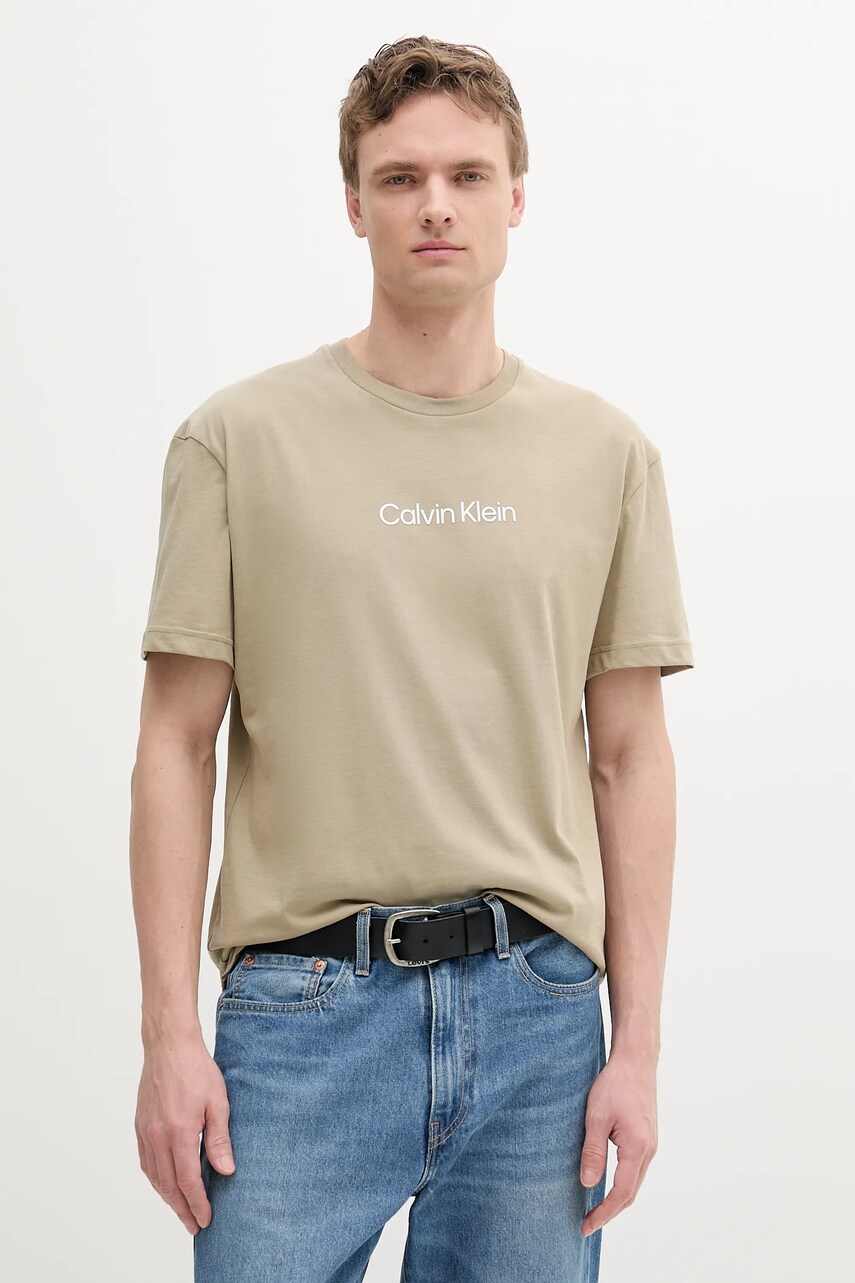 Levně Bavlněné tričko Calvin Klein béžová barva, K10K111346