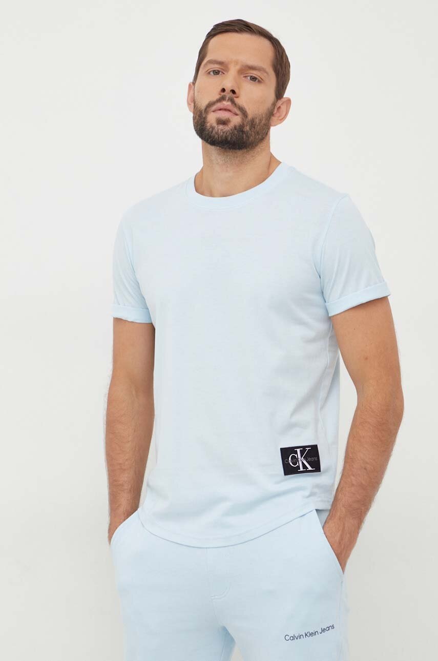 

Памучна тениска Calvin Klein Jeans в синьо с апликация, Син