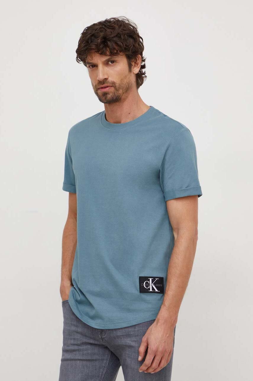 

Памучна тениска Calvin Klein Jeans в синьо с апликация J30J323482, Син