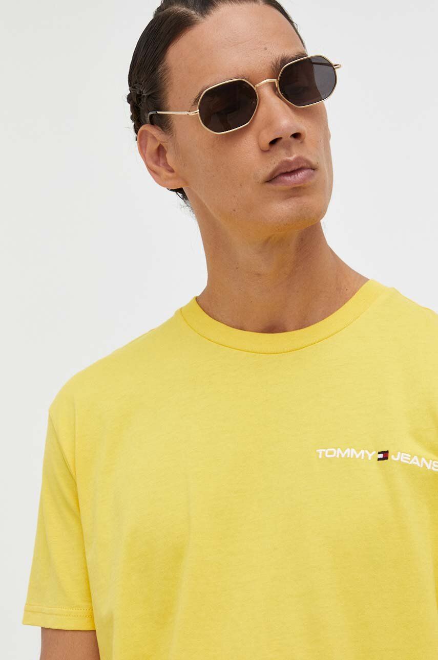 Bavlněné tričko Tommy Jeans žlutá barva, s aplikací - žlutá - 100 % Bavlna