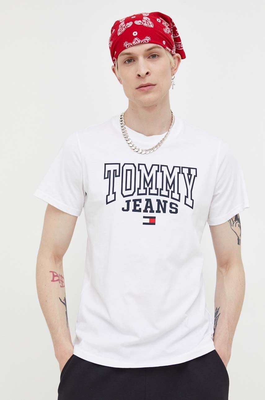 

Хлопковая футболка Tommy Jeans цвет белый с принтом