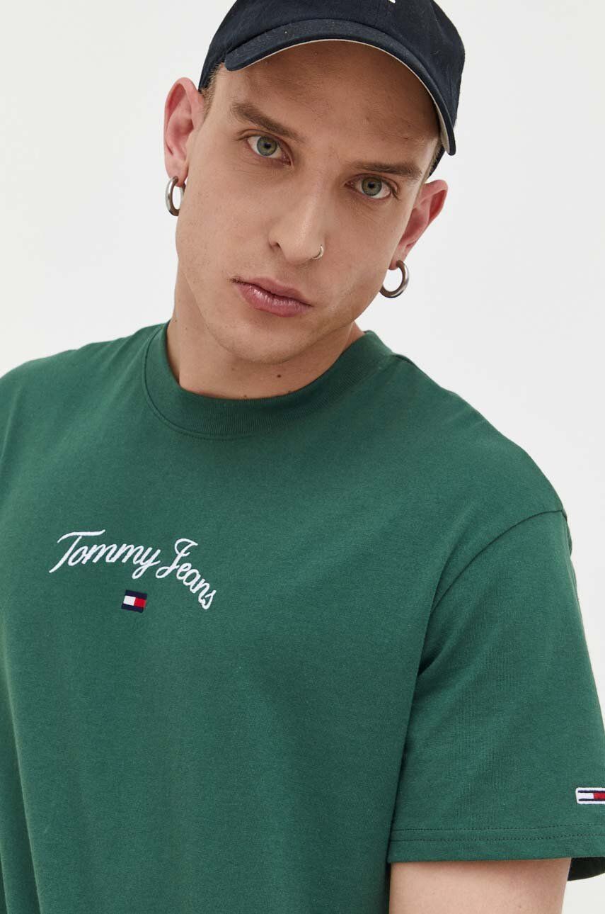 

Хлопковая футболка Tommy Jeans цвет зелёный с аппликацией