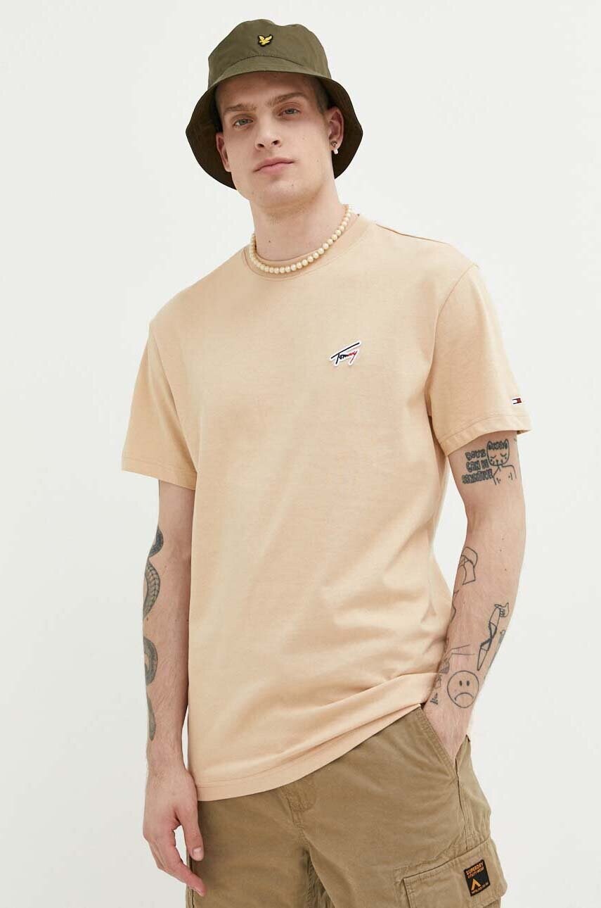 

Хлопковая футболка Tommy Jeans цвет бежевый однотонный