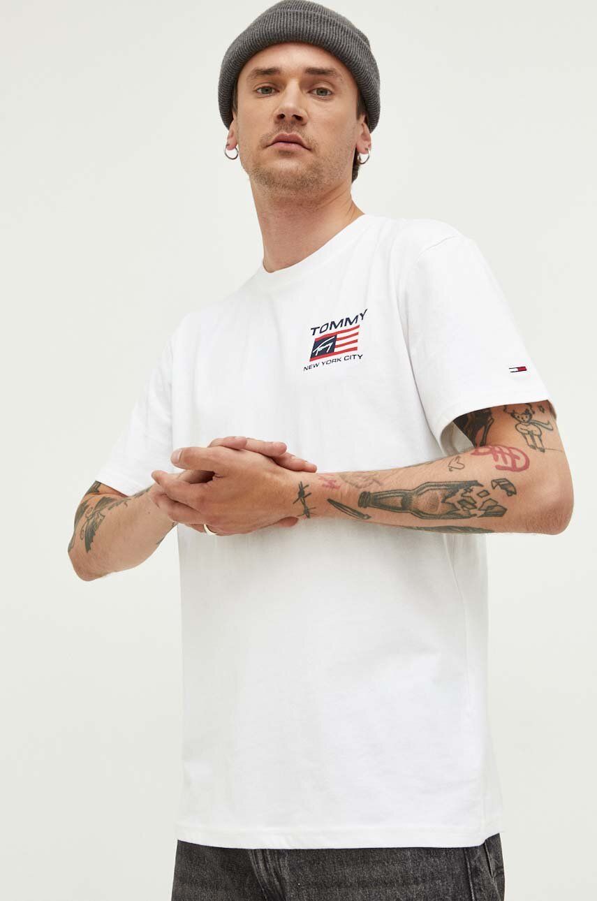Tommy Jeans tricou din bumbac culoarea alb, modelator