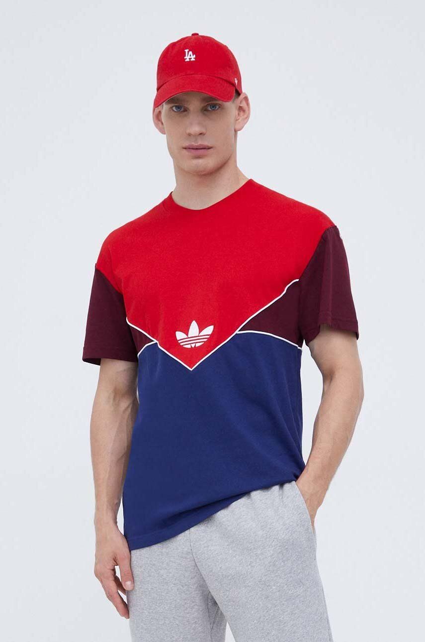 Levně Bavlněné tričko adidas Originals červená barva, s aplikací