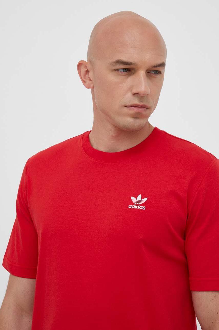 Levně Bavlněné tričko adidas Originals červená barva, s aplikací