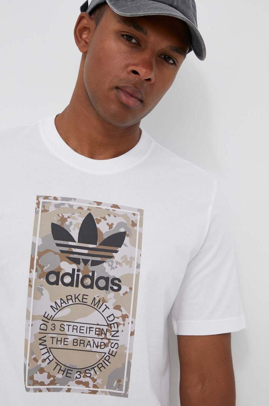 

Хлопковая футболка adidas Originals цвет белый с принтом