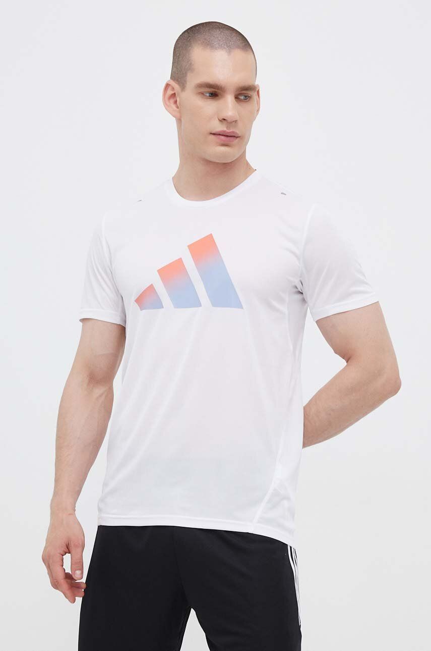 Levně Běžecké tričko adidas Performance Run Icons bílá barva, s potiskem
