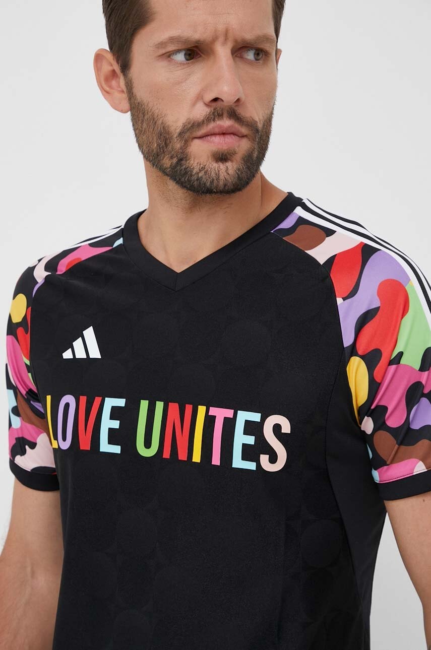 Levně Tréninkové tričko adidas Performance Pride Tiro černá barva