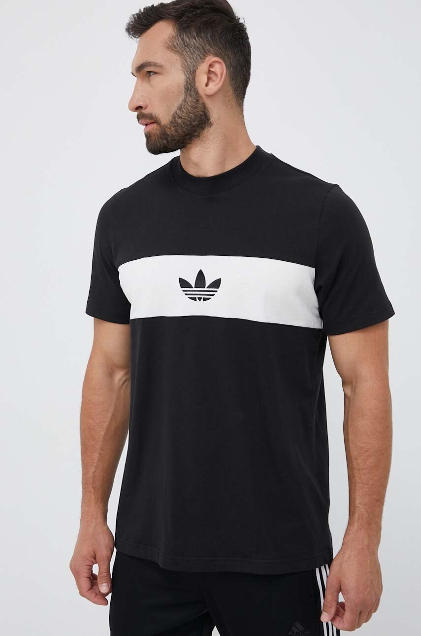 

Памучна тениска adidas Originals в черно с апликация, Черен