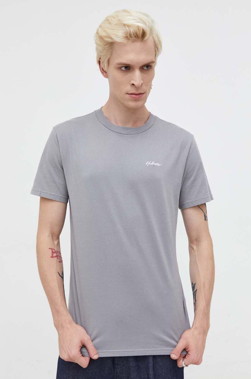 

Памучна тениска Hollister Co. в сиво с изчистен дизайн, Сив