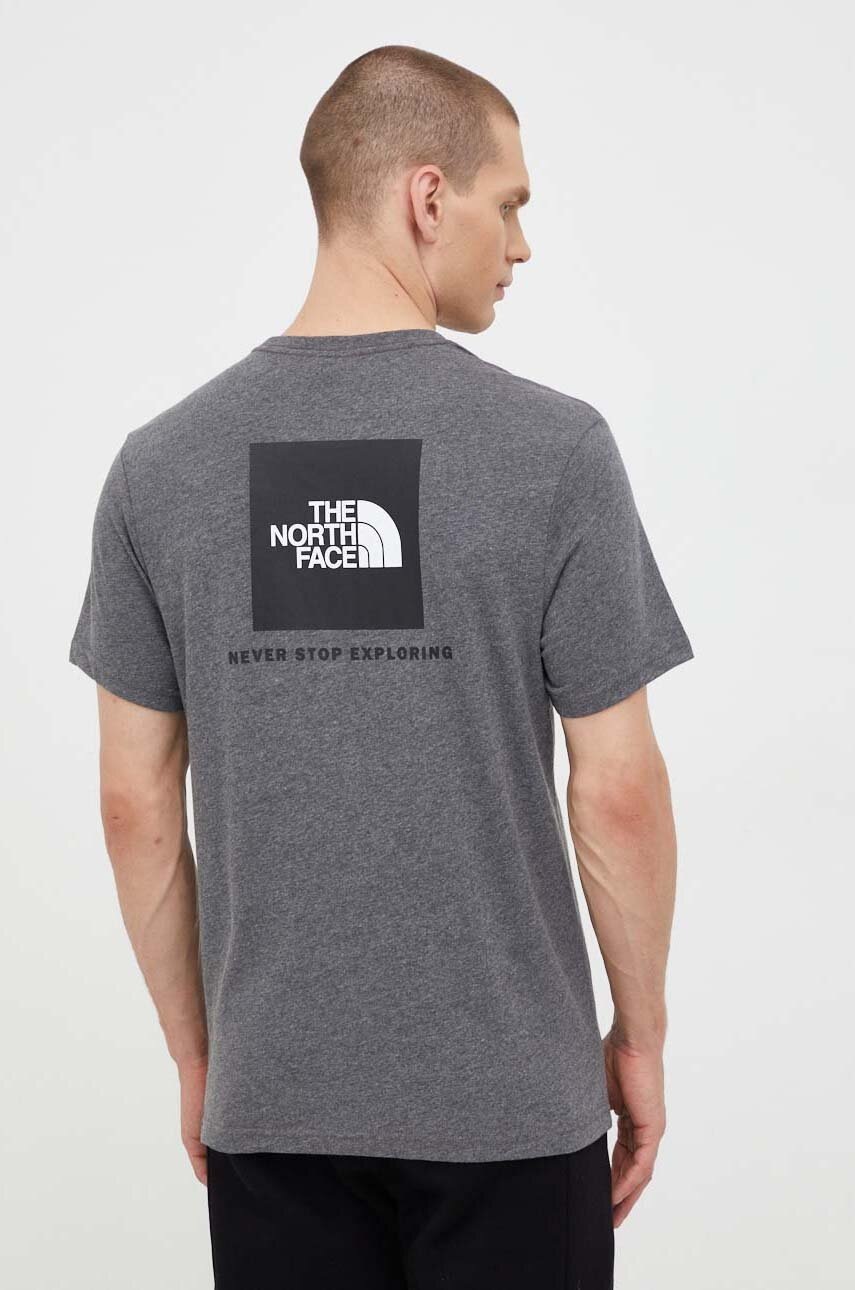 

Футболка The North Face чоловічий колір сірий меланж