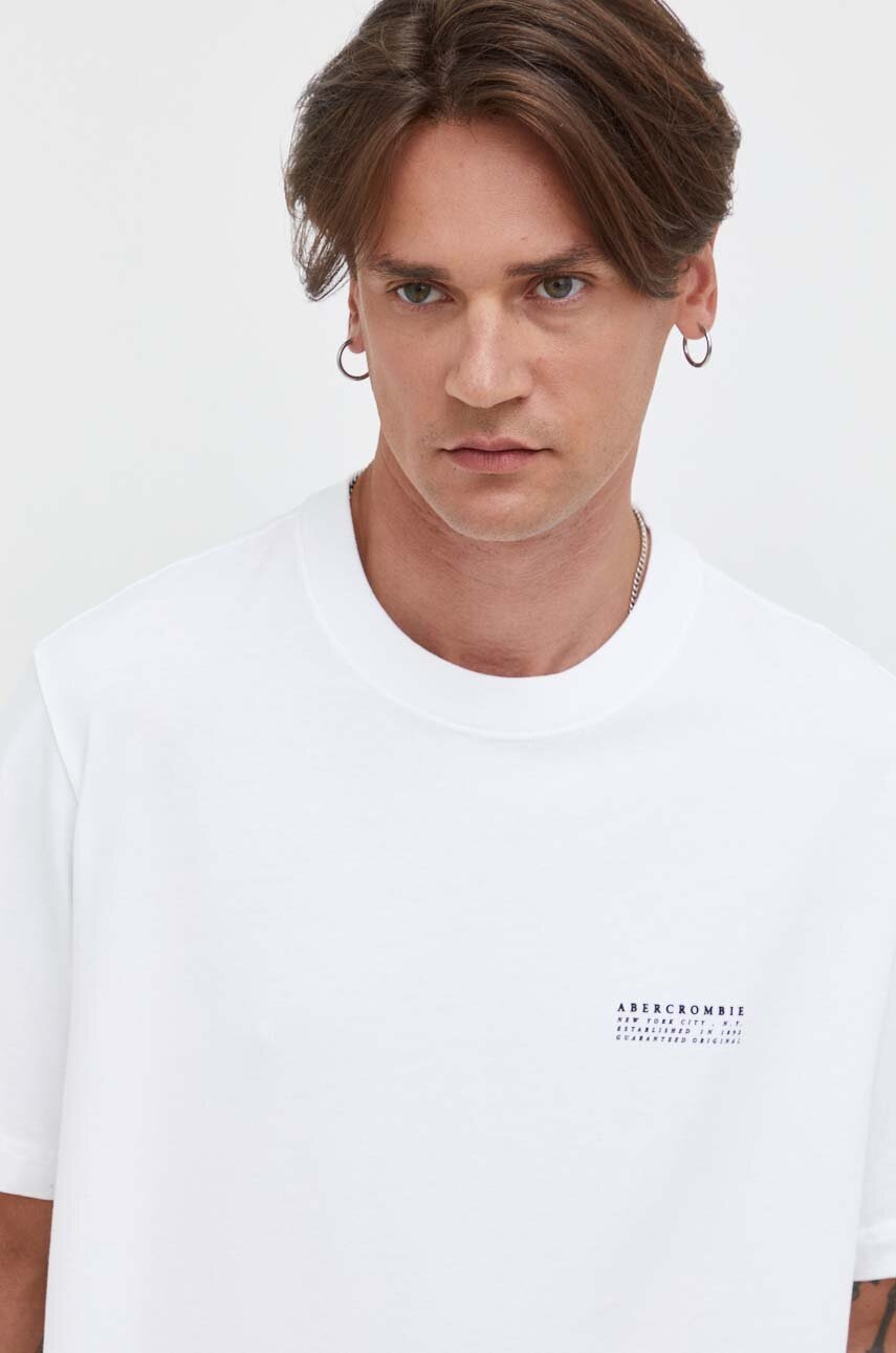 

Памучна тениска Abercrombie & Fitch в бяло с принт, Бял