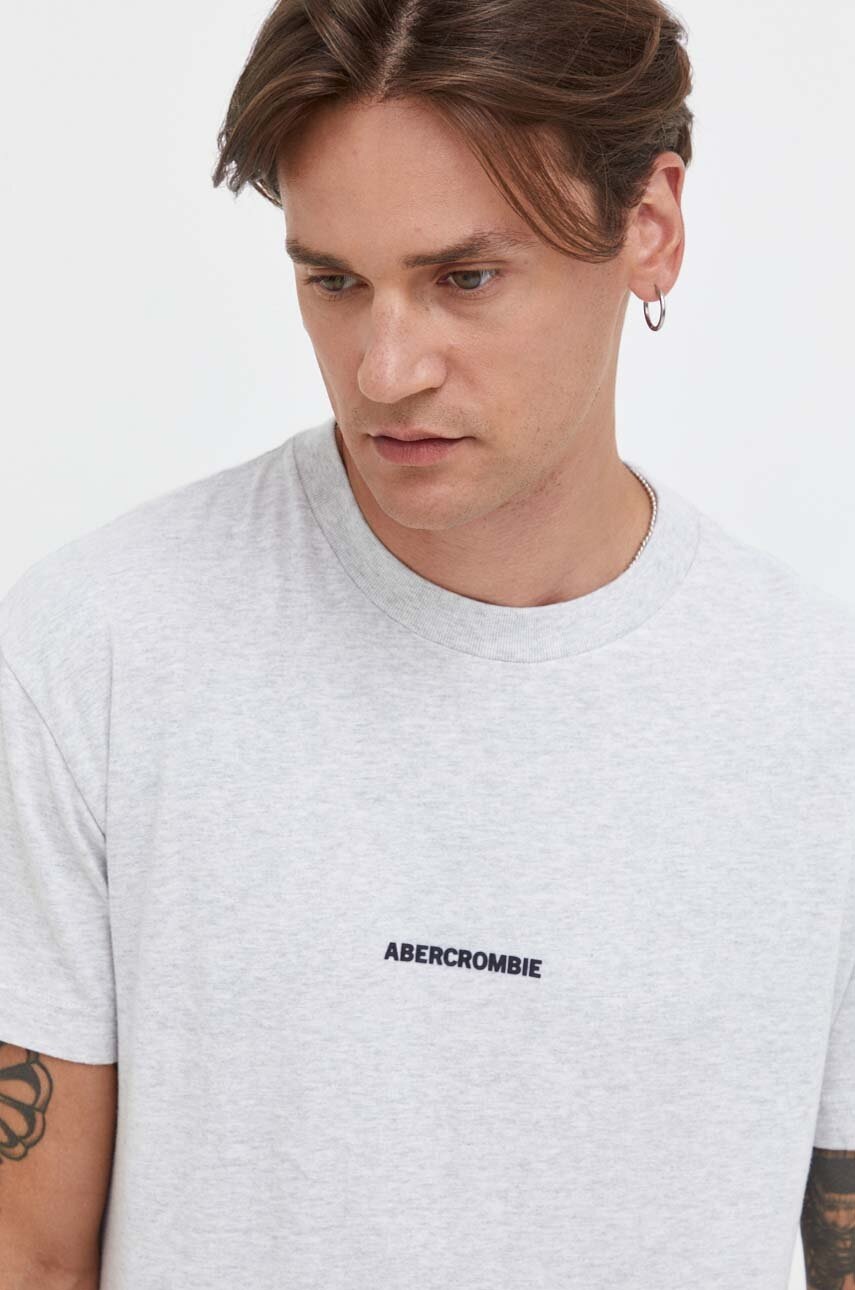 

Памучна тениска Abercrombie & Fitch в сиво с принт, Сив