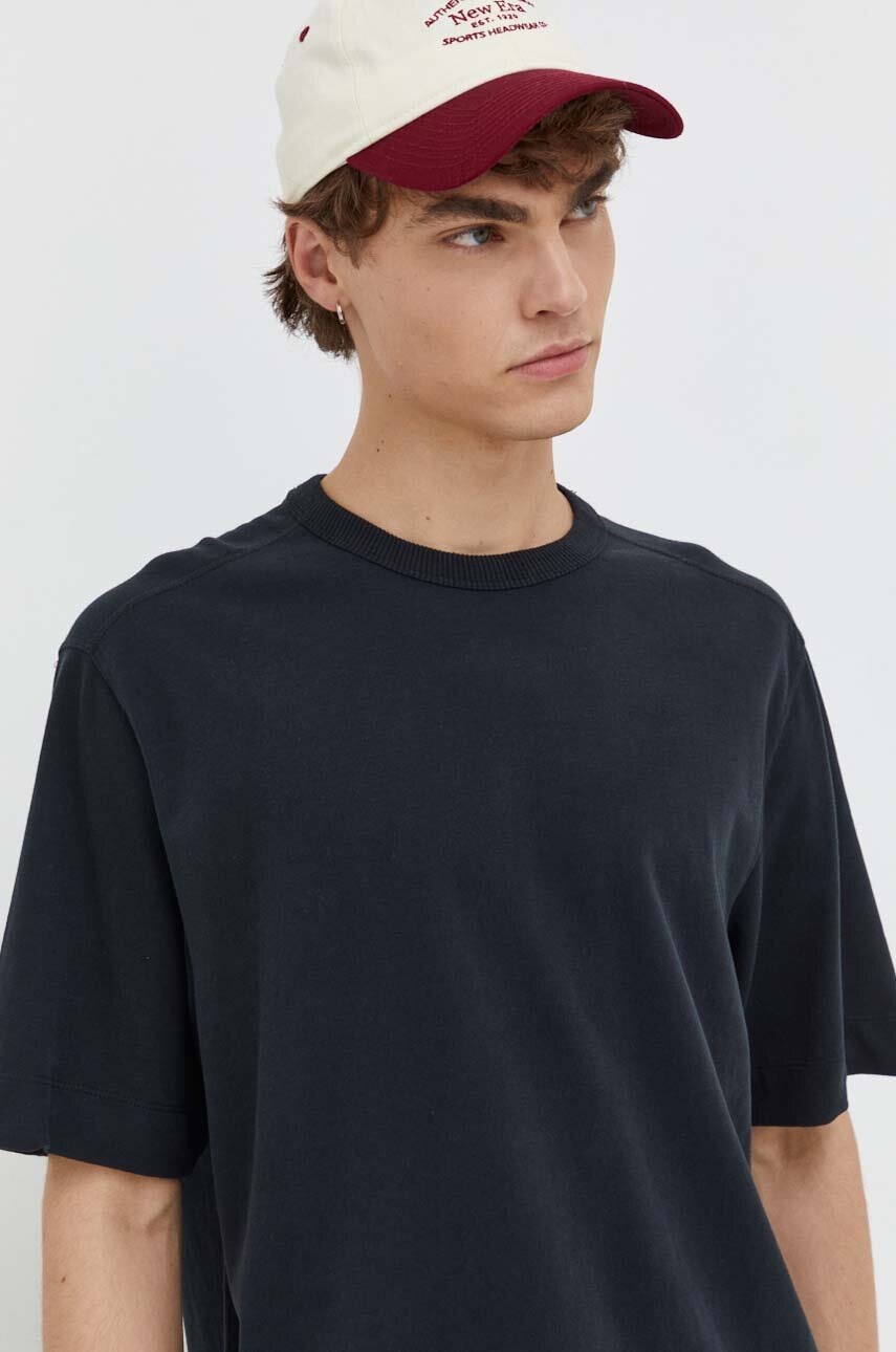

Памучна тениска Abercrombie & Fitch в черно с изчистен дизайн, Черен