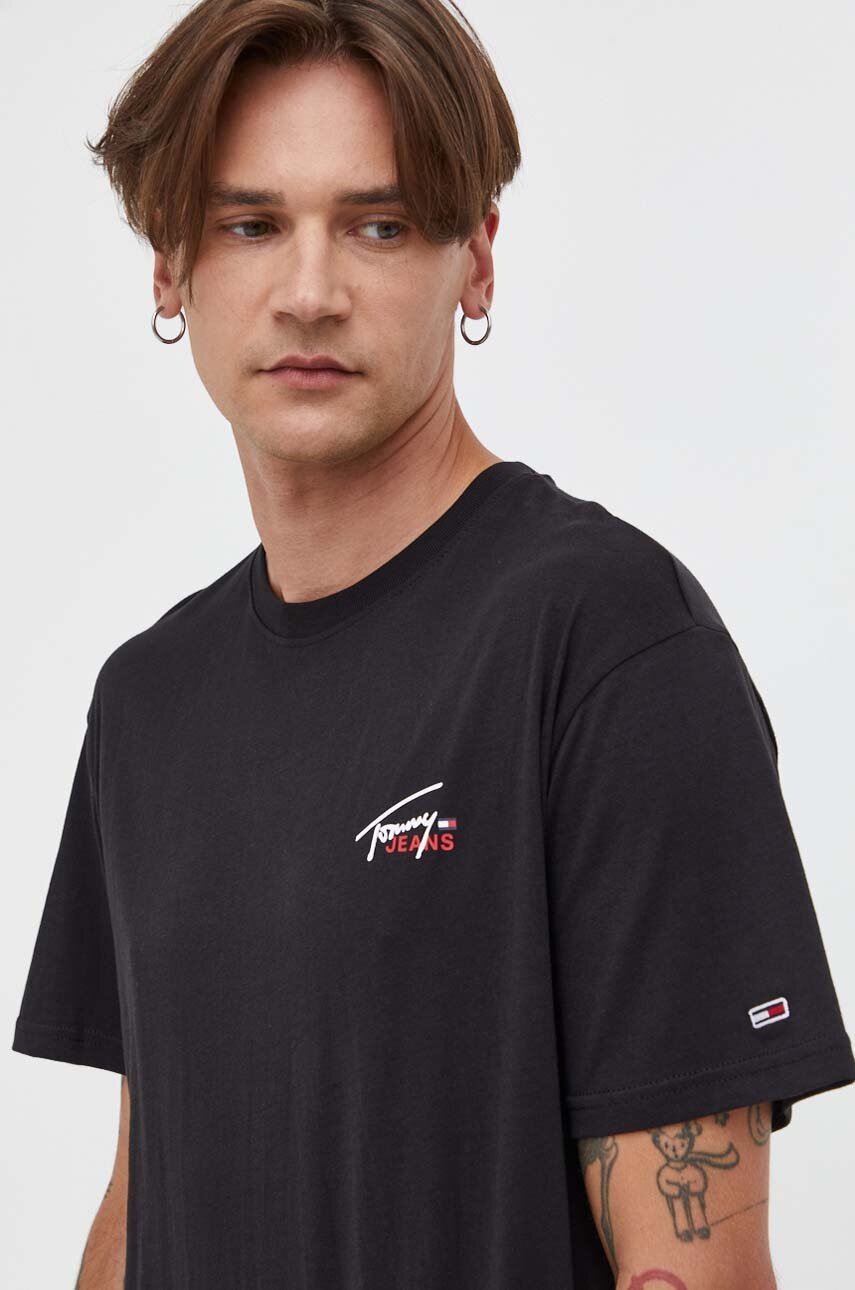 

Бавовняна футболка Tommy Jeans колір чорний з принтом