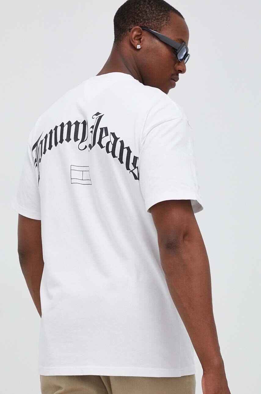 

Хлопковая футболка Tommy Jeans цвет белый с принтом