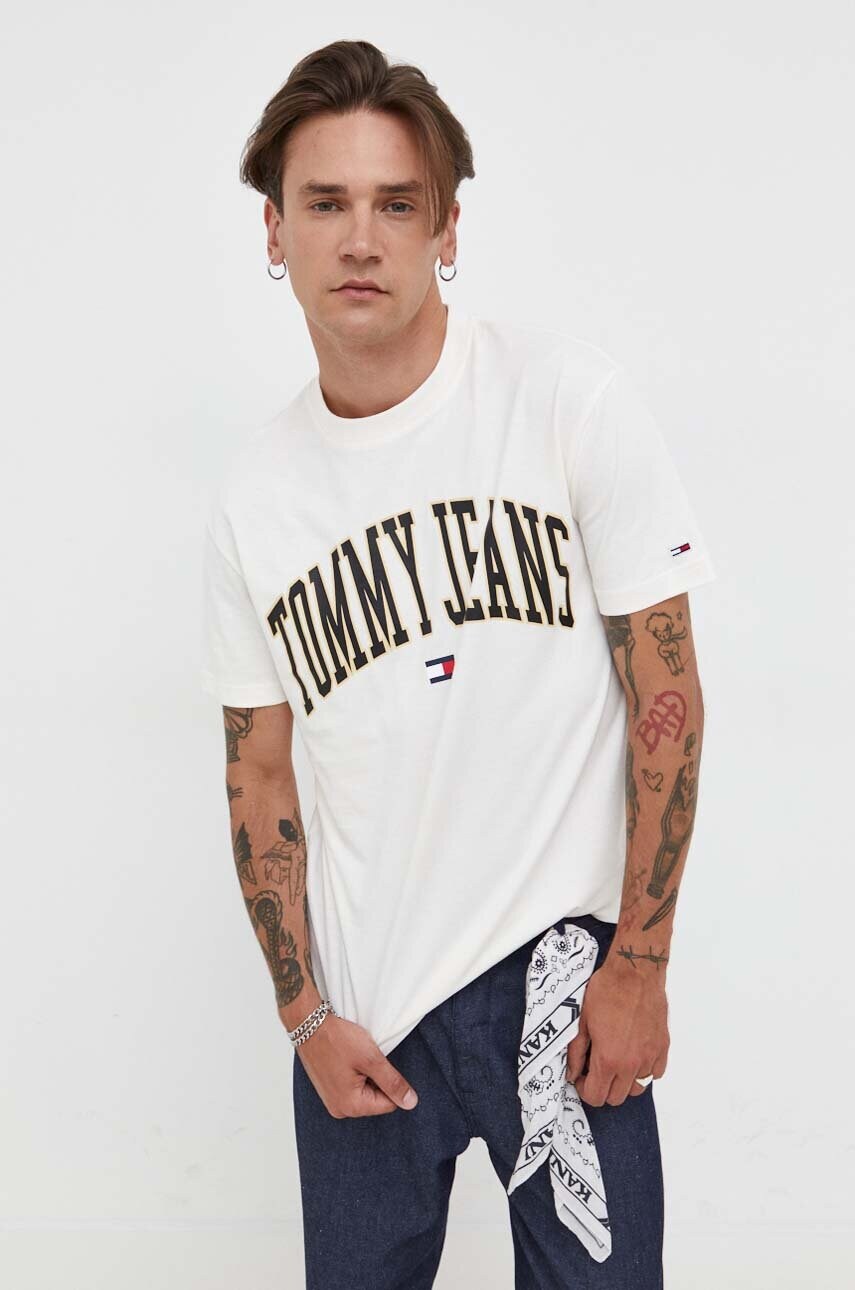

Хлопковая футболка Tommy Jeans цвет бежевый с принтом