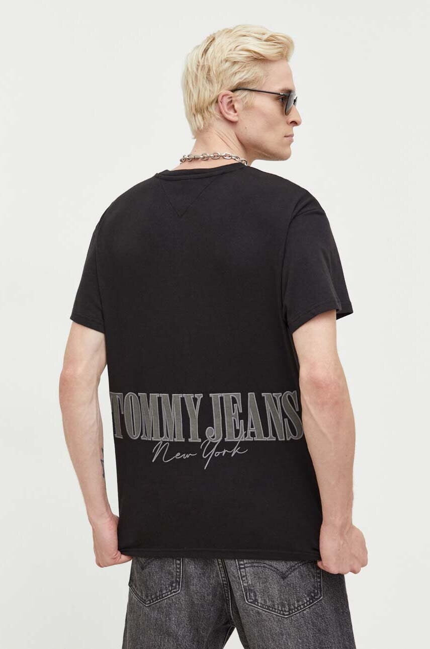 

Бавовняна футболка Tommy Jeans колір чорний з аплікацією