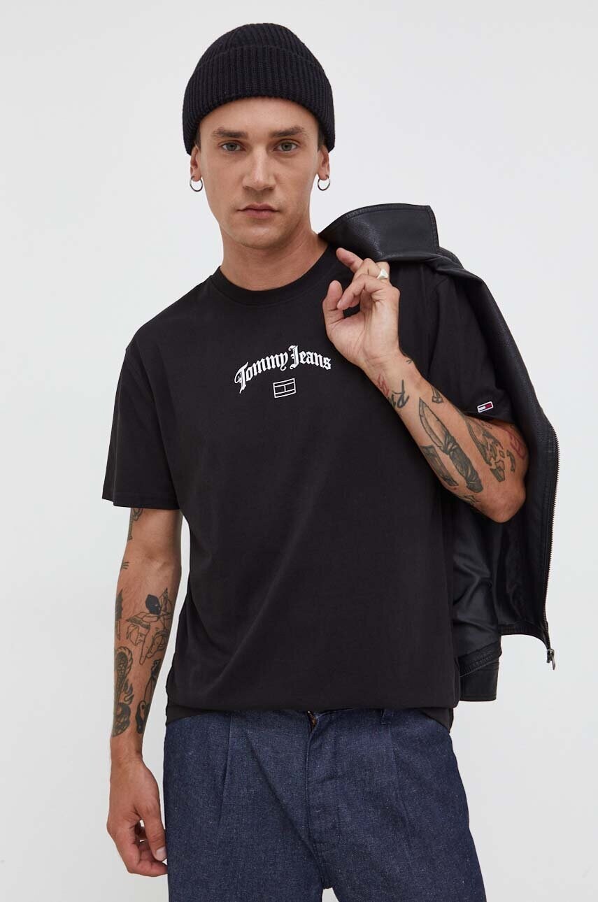 

Хлопковая футболка Tommy Jeans цвет чёрный с принтом