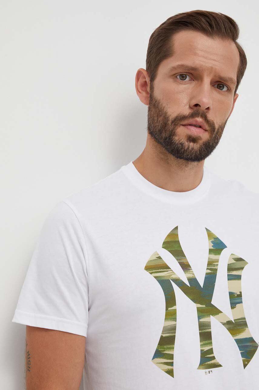 E-shop Bavlněné tričko 47brand MLB New York Yankees bílá barva, s potiskem