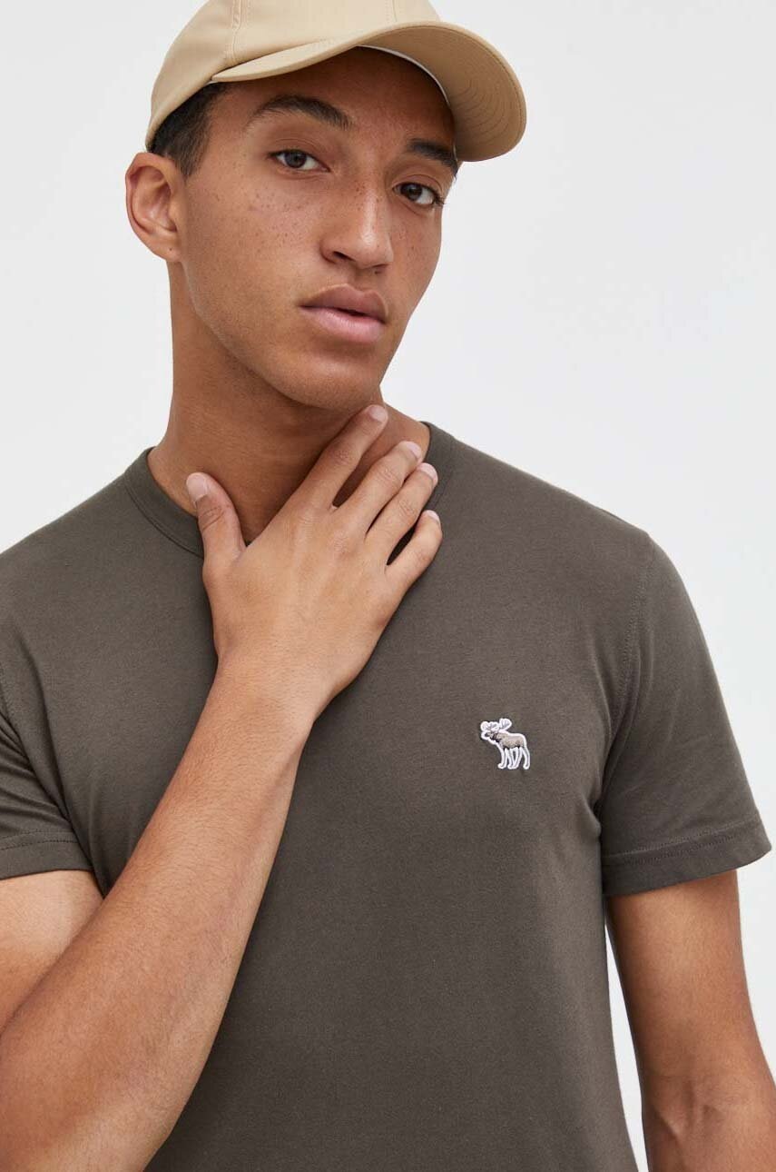 

Тениска Abercrombie & Fitch в зелено с изчистен дизайн, Зелен