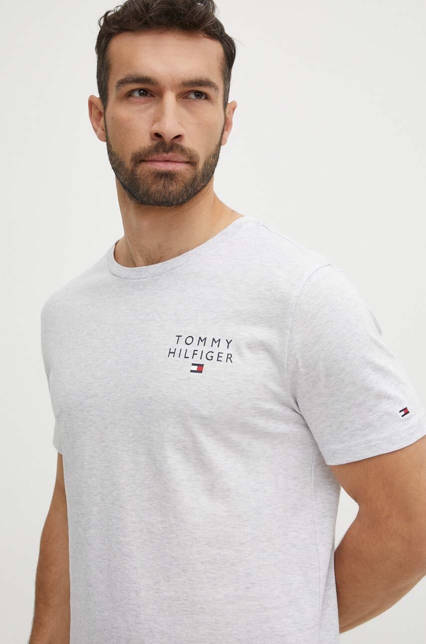 

Памучна домашна тениска Tommy Hilfiger в зелено с меланжов десен UM0UM02916, Сив