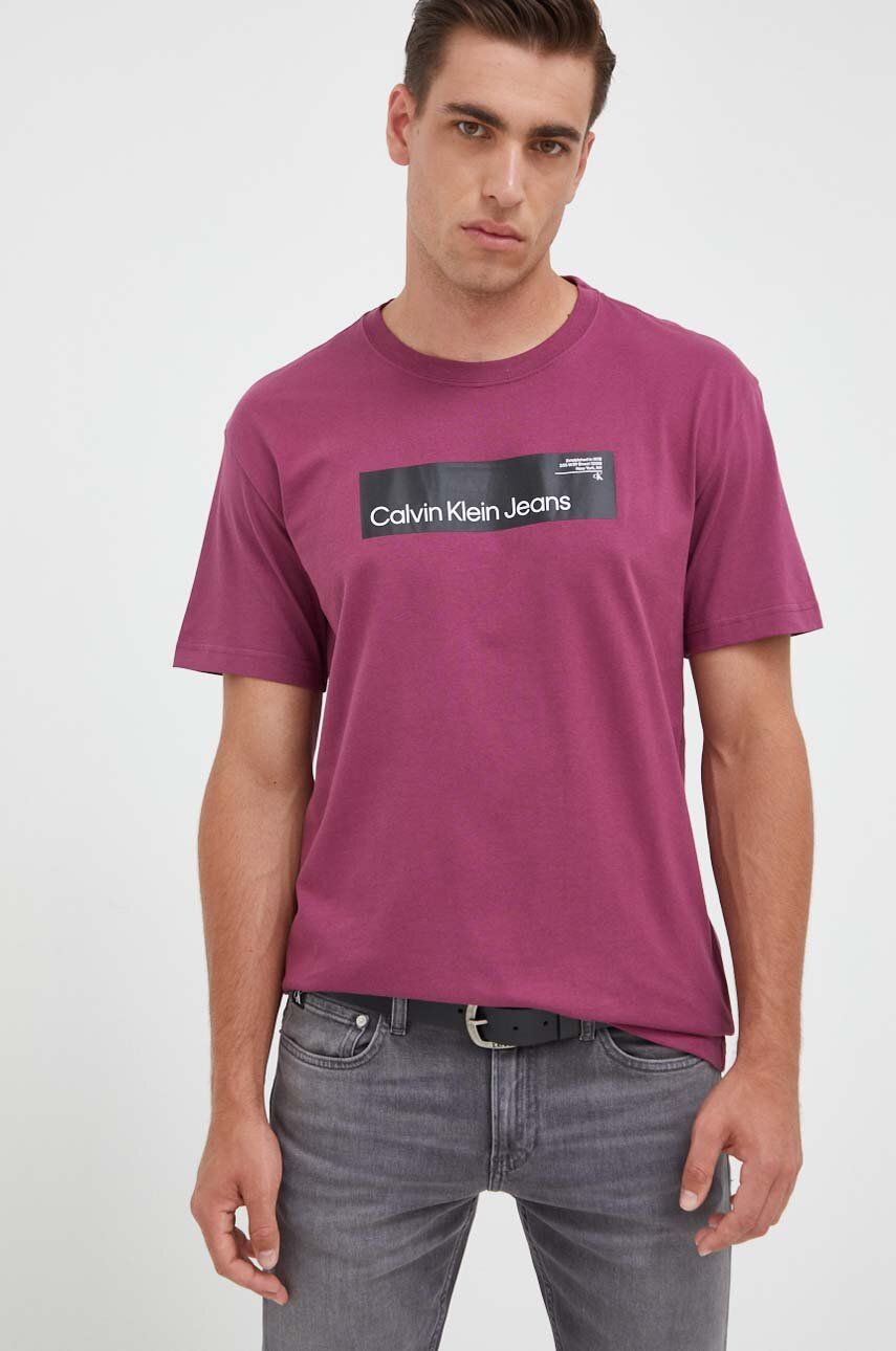 Bavlněné tričko Calvin Klein Jeans fialová barva, s potiskem - fialová - 100 % Bavlna