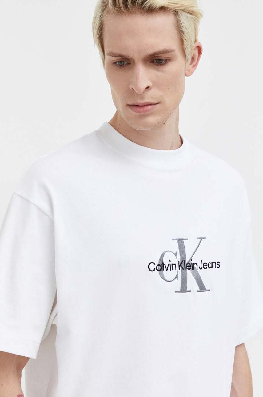 Levně Bavlněné tričko Calvin Klein Jeans bílá barva, s aplikací
