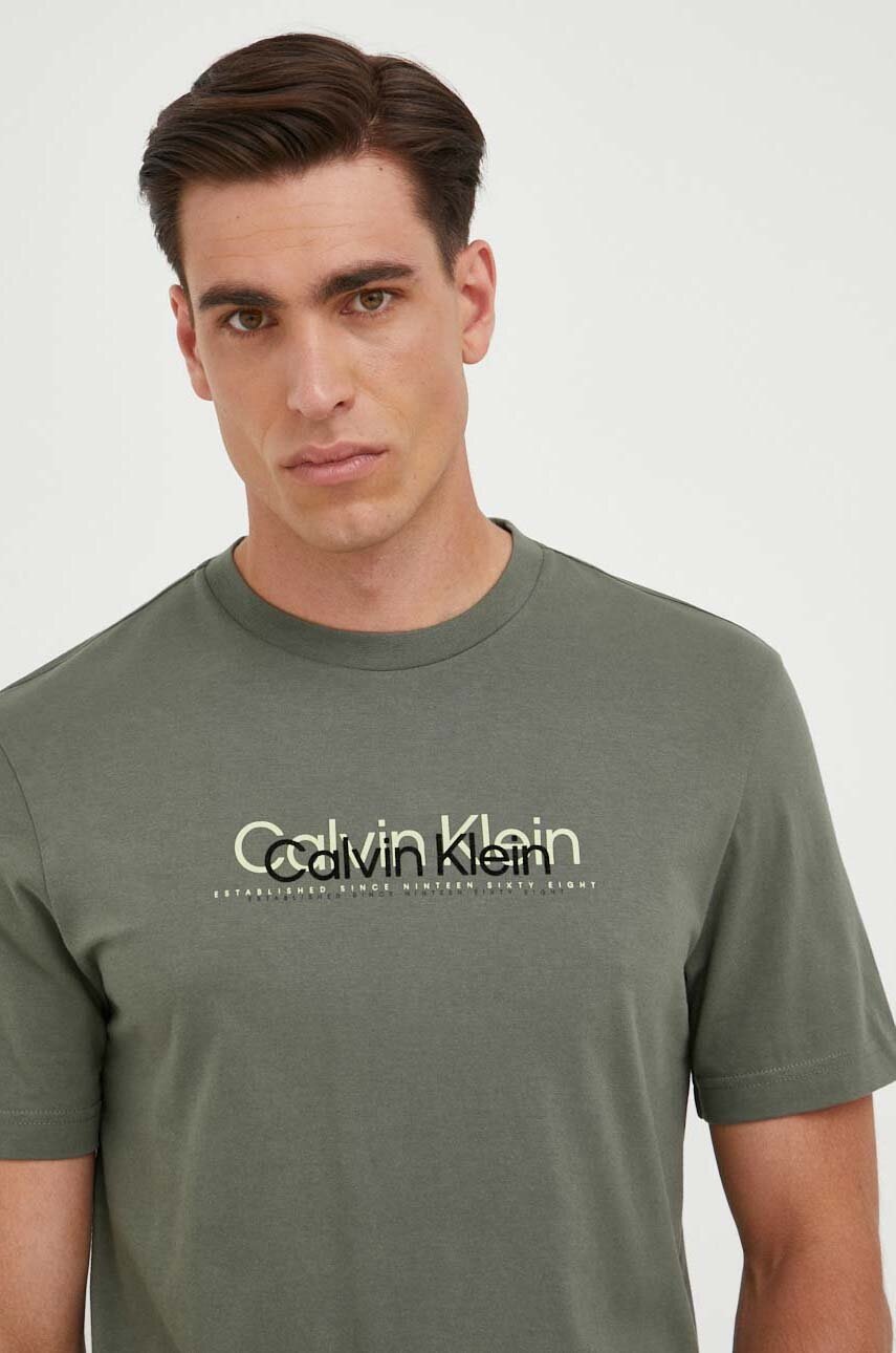 

Памучна тениска Calvin Klein в зелено с принт, Зелен