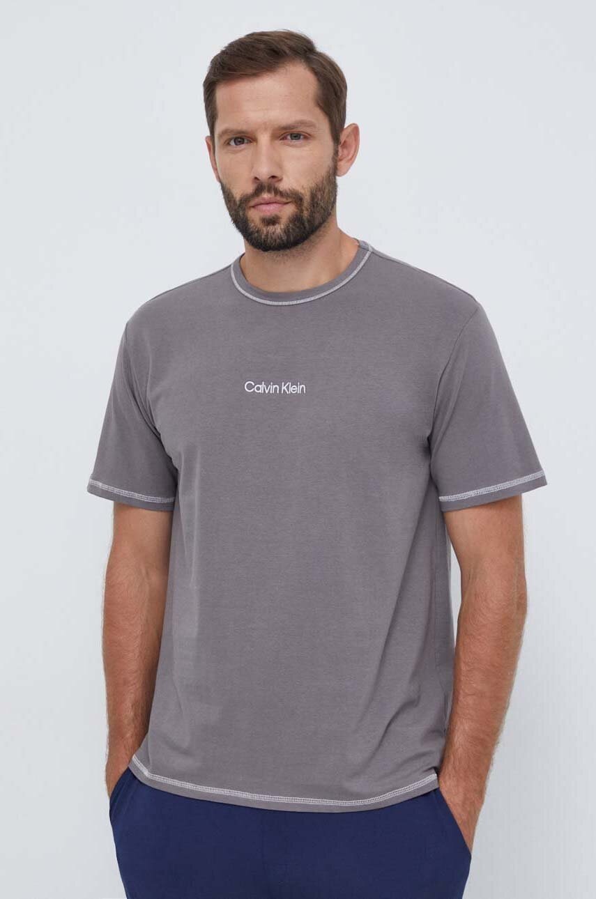 

Домашна тениска Calvin Klein Underwear в сиво с изчистен дизайн, Сив