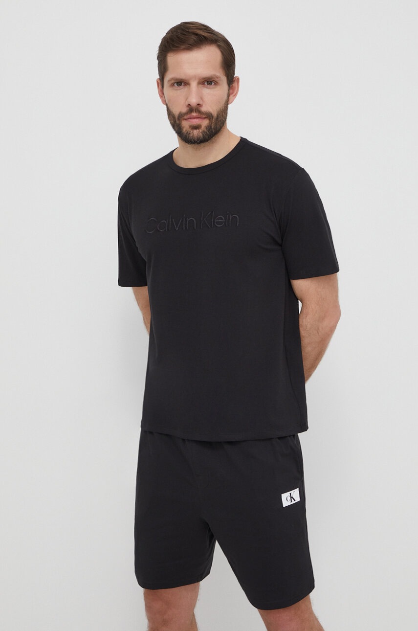 

Домашна тениска Calvin Klein Underwear в черно с апликация 000NM2501E, Черен