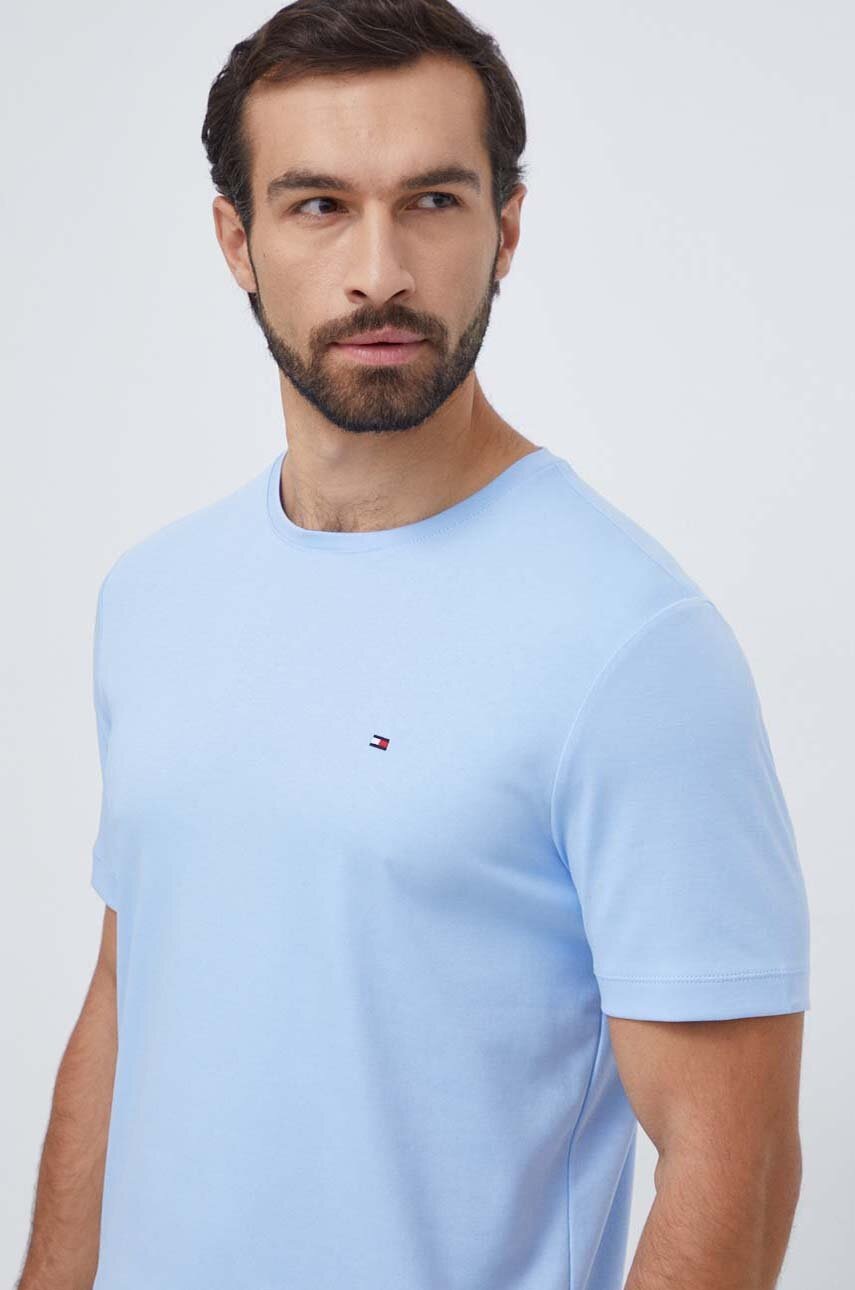 

Памучна тениска Tommy Hilfiger в синьо с изчистен дизайн, Син