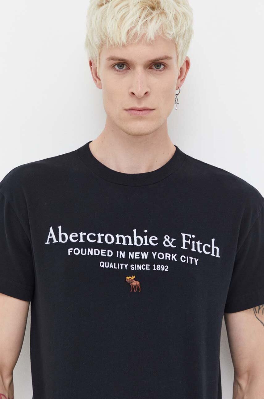 

Памучна тениска Abercrombie & Fitch в черно с апликация, Черен