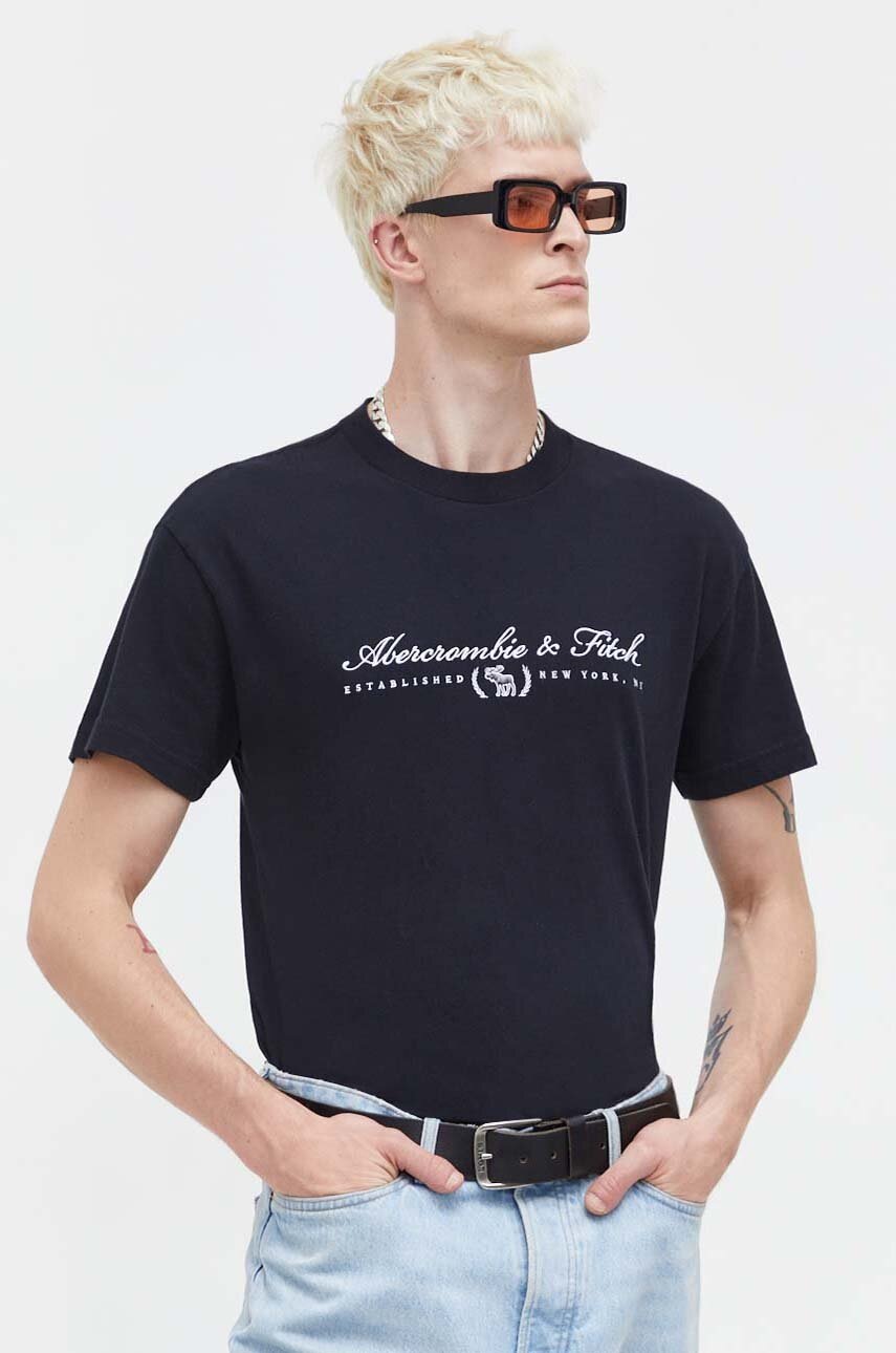

Памучна тениска Abercrombie & Fitch в черно с апликация, Черен