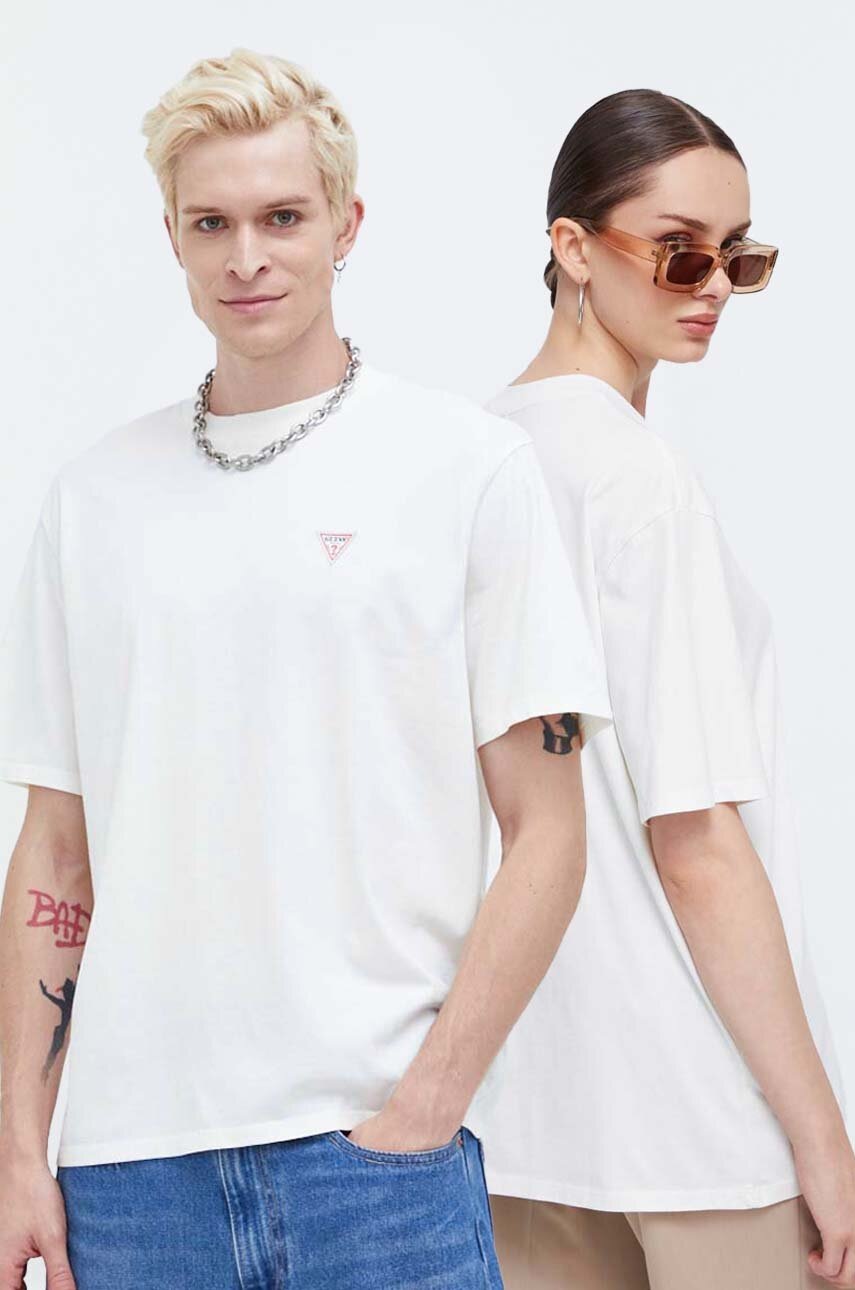 

Хлопковая футболка Guess Originals цвет бежевый однотонный
