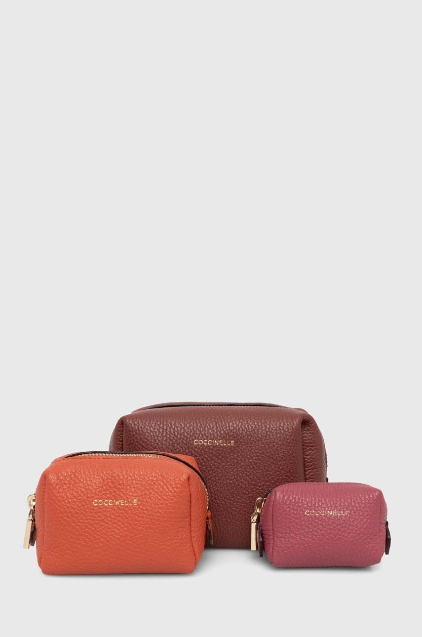 

Кожена козметична чанта Coccinelle TROUSSE (3 броя) в кафяво E5 MT5 25 F5 21, Кафяв