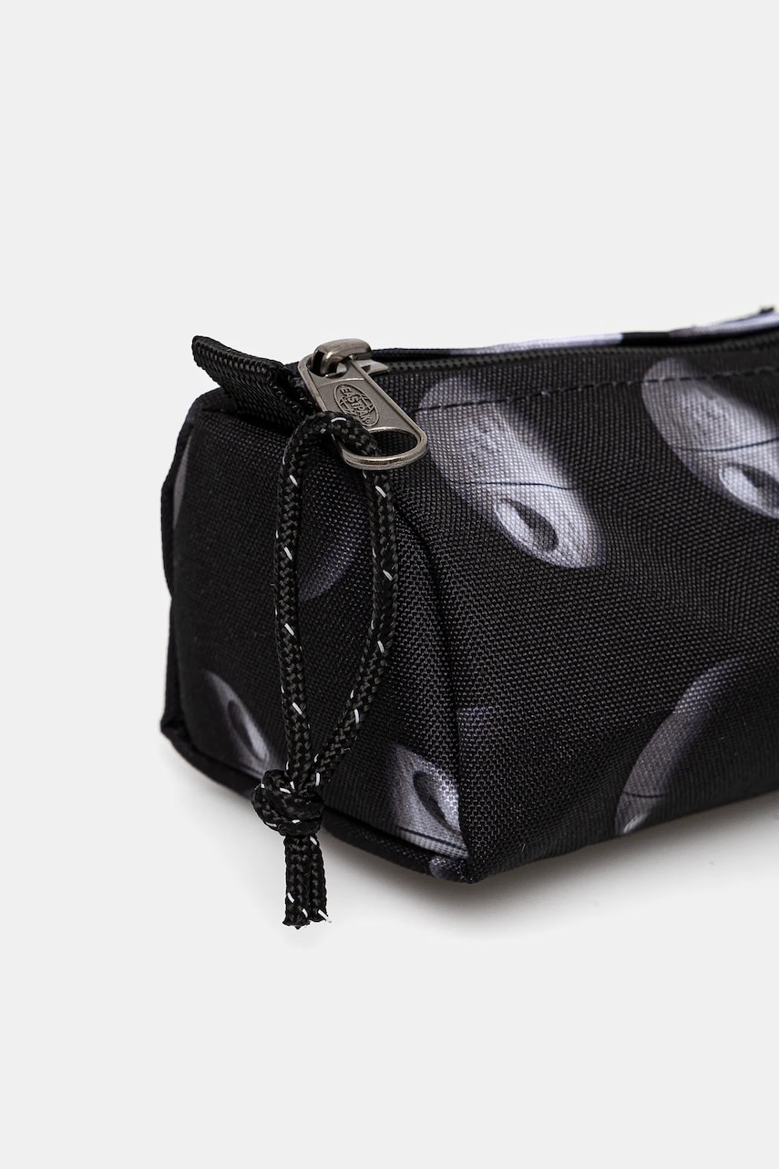 Пенал Eastpak Star Wars цвет чёрный EK0003721Q21 Пенал Eastpak Star Wars цвет чёрный EK0003721Q21