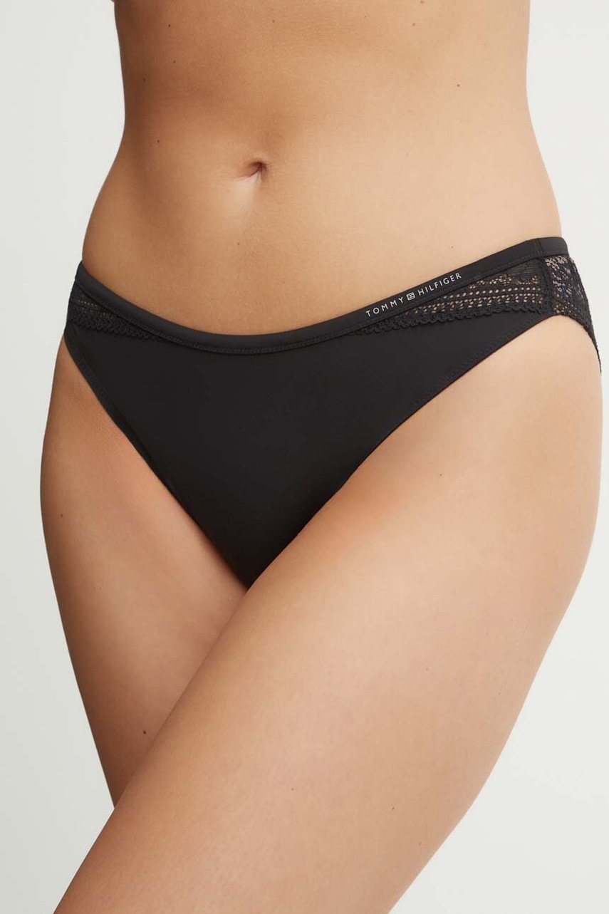 

Бикини Tommy Hilfiger в черно UW0UW05519, Черен