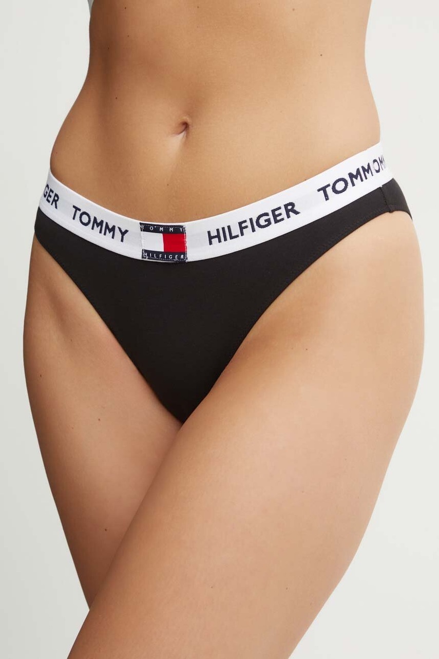 

Бикини Tommy Hilfiger в черно UW0UW05617, Черен