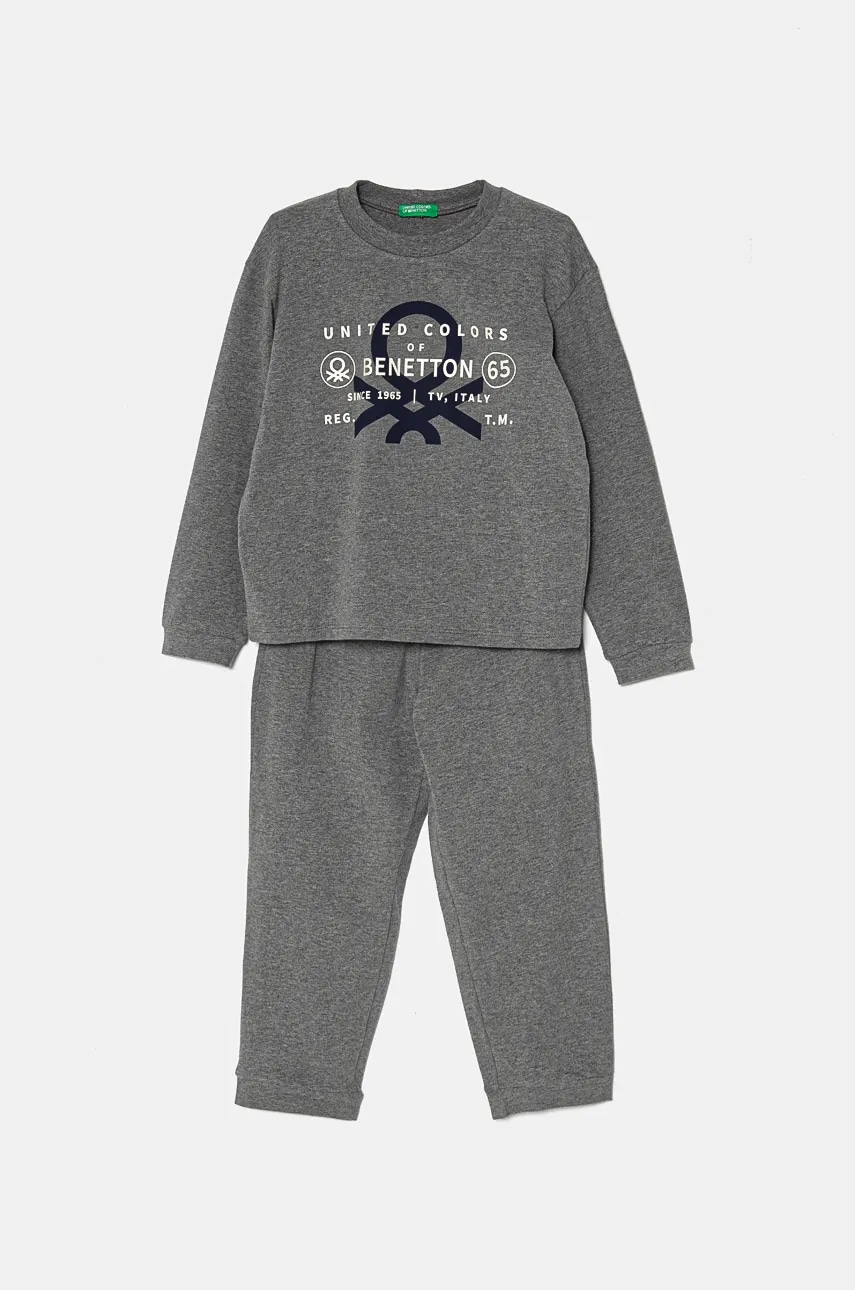 United Colors of Benetton pijama copii culoarea gri, cu imprimeu, 3DKE0P073 United Colors of Benetton pijama copii culoarea gri, cu imprimeu, 3DKE0P073