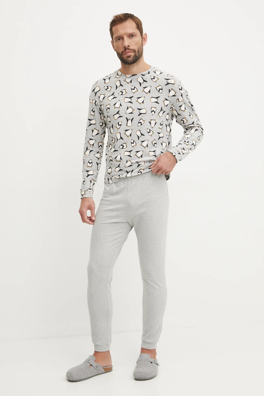 

Пижама United Colors of Benetton мъжка в сиво с десен 3Y344P02T, Сив