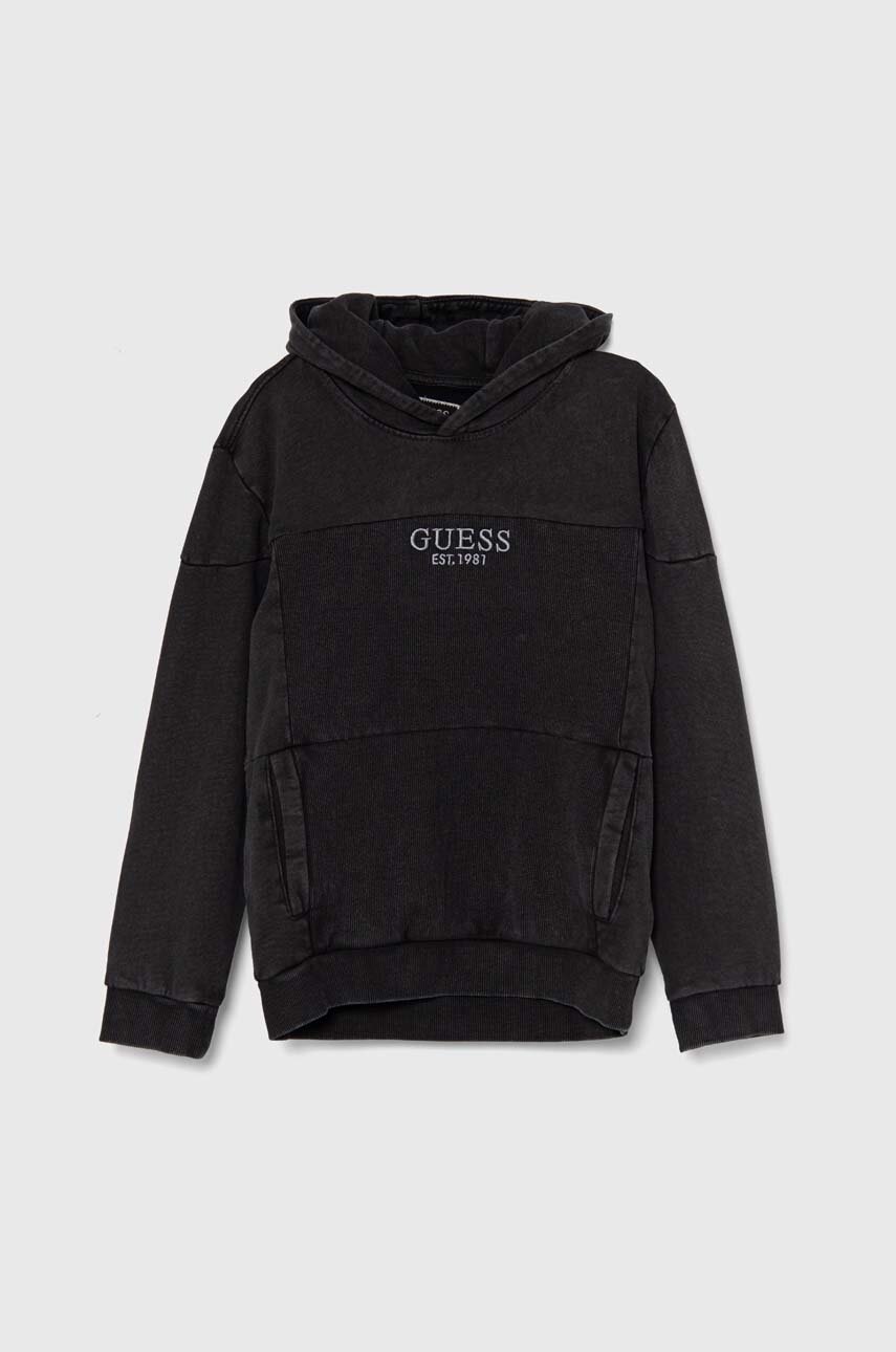

Детски памучен суичър Guess в черно с качулка с апликация L4YQ09 KAX74, Черен