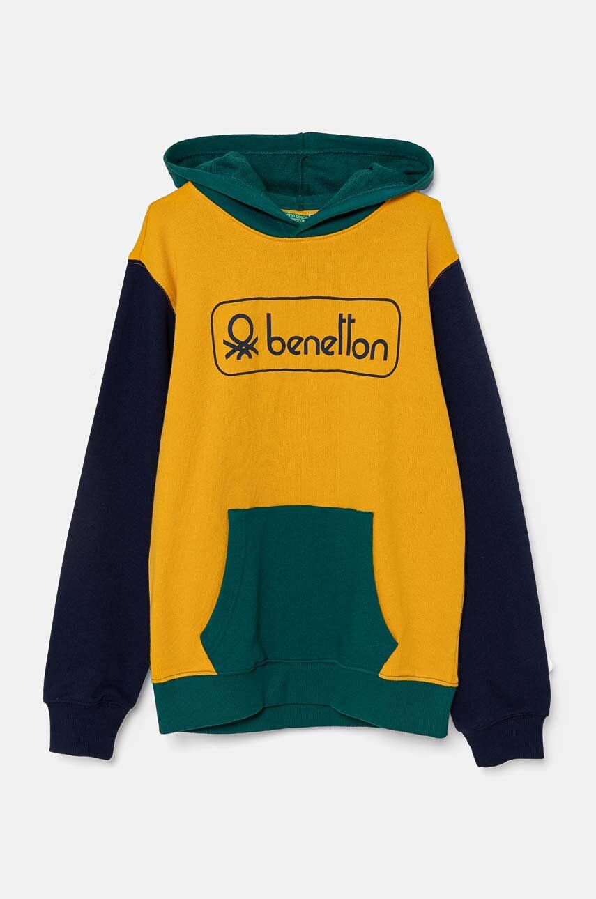 Levně Dětská bavlněná mikina United Colors of Benetton žlutá barva, s kapucí, vzorovaná, 3J68C203N